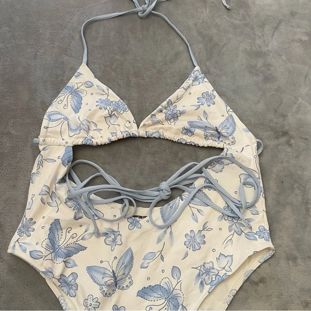 New Frankie's Bikinis x Sydney Sweeney Gemma Wrap Swimsuit Farfalle 3333